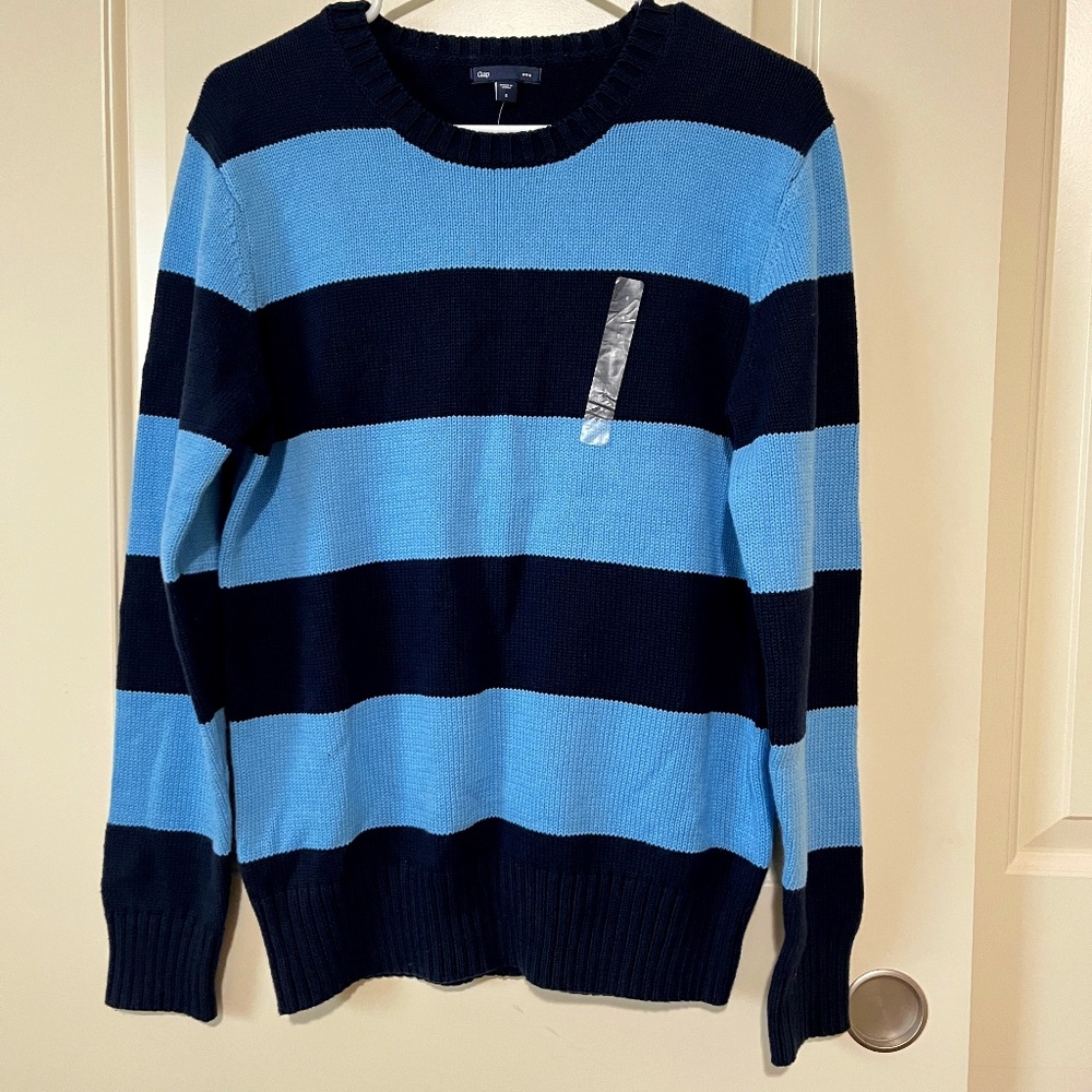 NWT Men GAP Knit Sweater size M